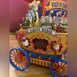 Antique mechanical circus collectible. Functions perfectly in perfect condition